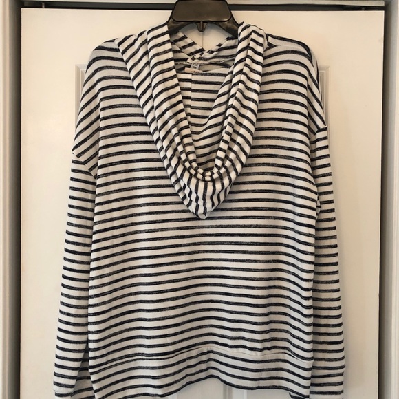 A New Day Hooded Thin Sweatshirt - Picture 2 of 4